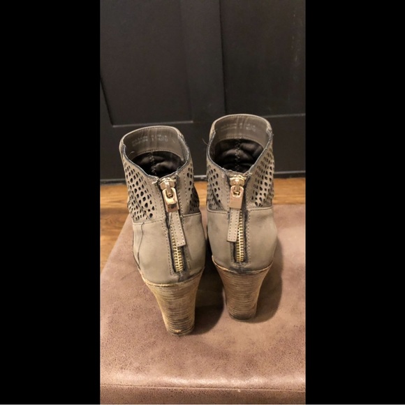 “Call it spring” women’s Grey/brown half boots with mesh leather siding size 8 - Picture 10 of 14